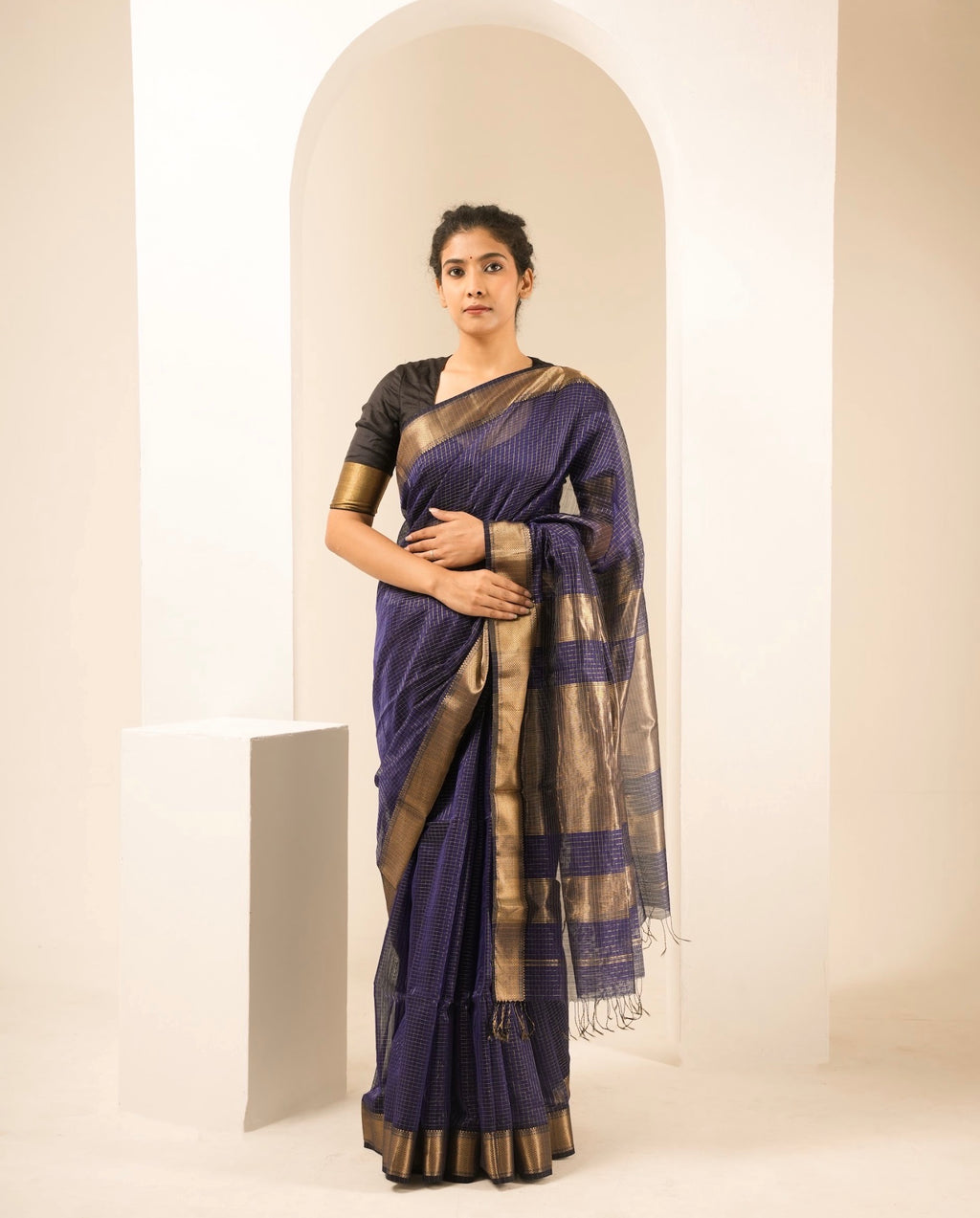Checks Violet Maheshwari Handloom Saree