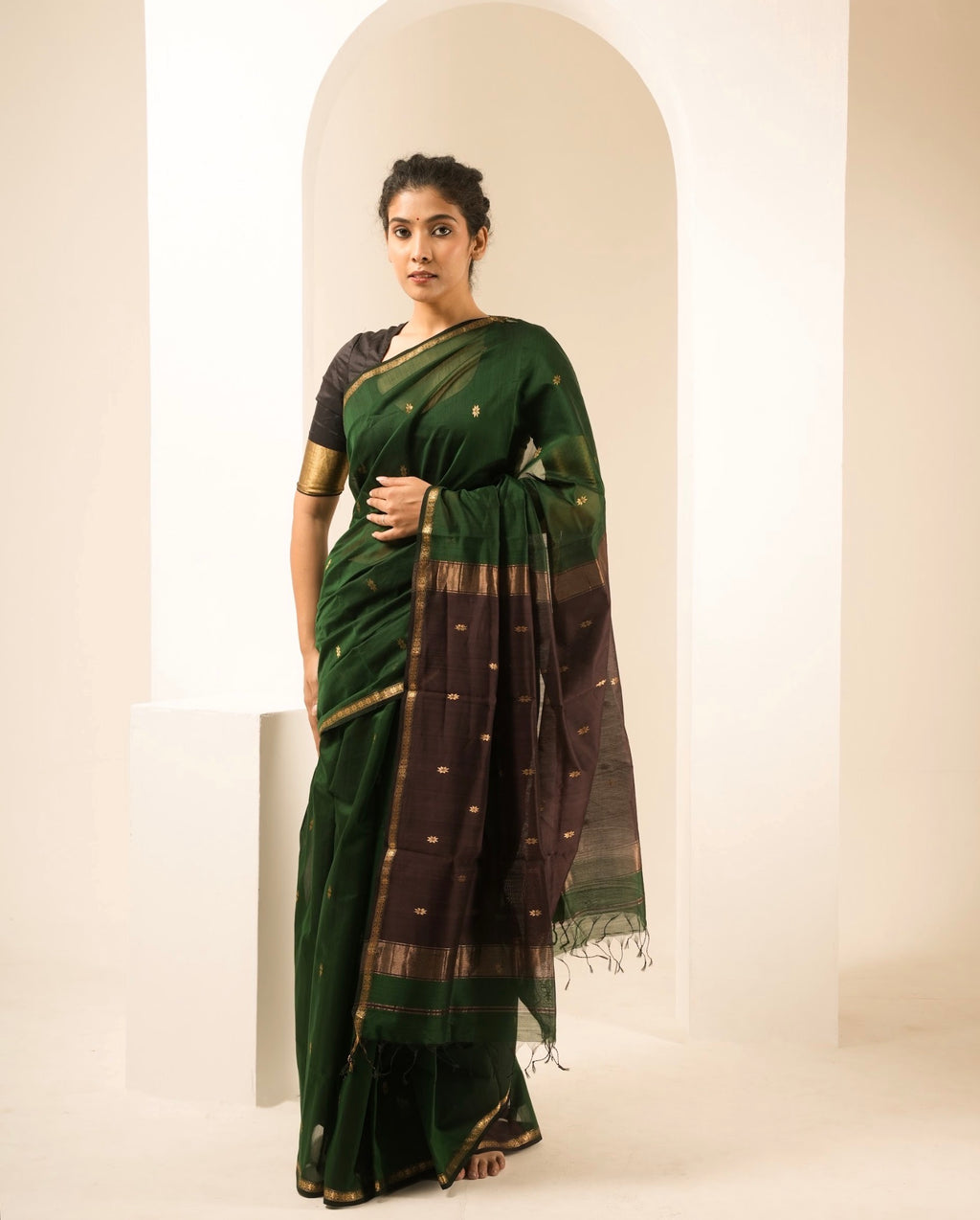 Chameli Green Brown Maheshwari Handloom Saree