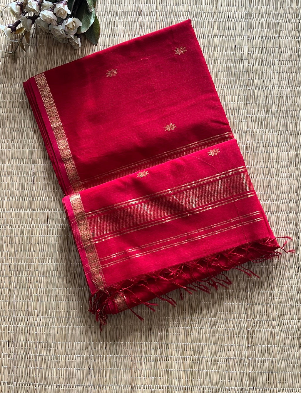 Self Red Chameli Maheshwari Handloom Silk Cotton Saree