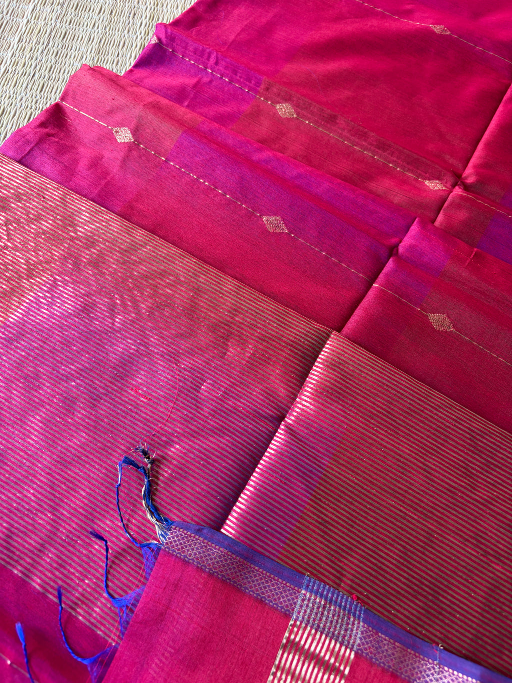 Pink Magenta Dual Shaded Maheshwari Handwoven Saree with Gold Zari Border