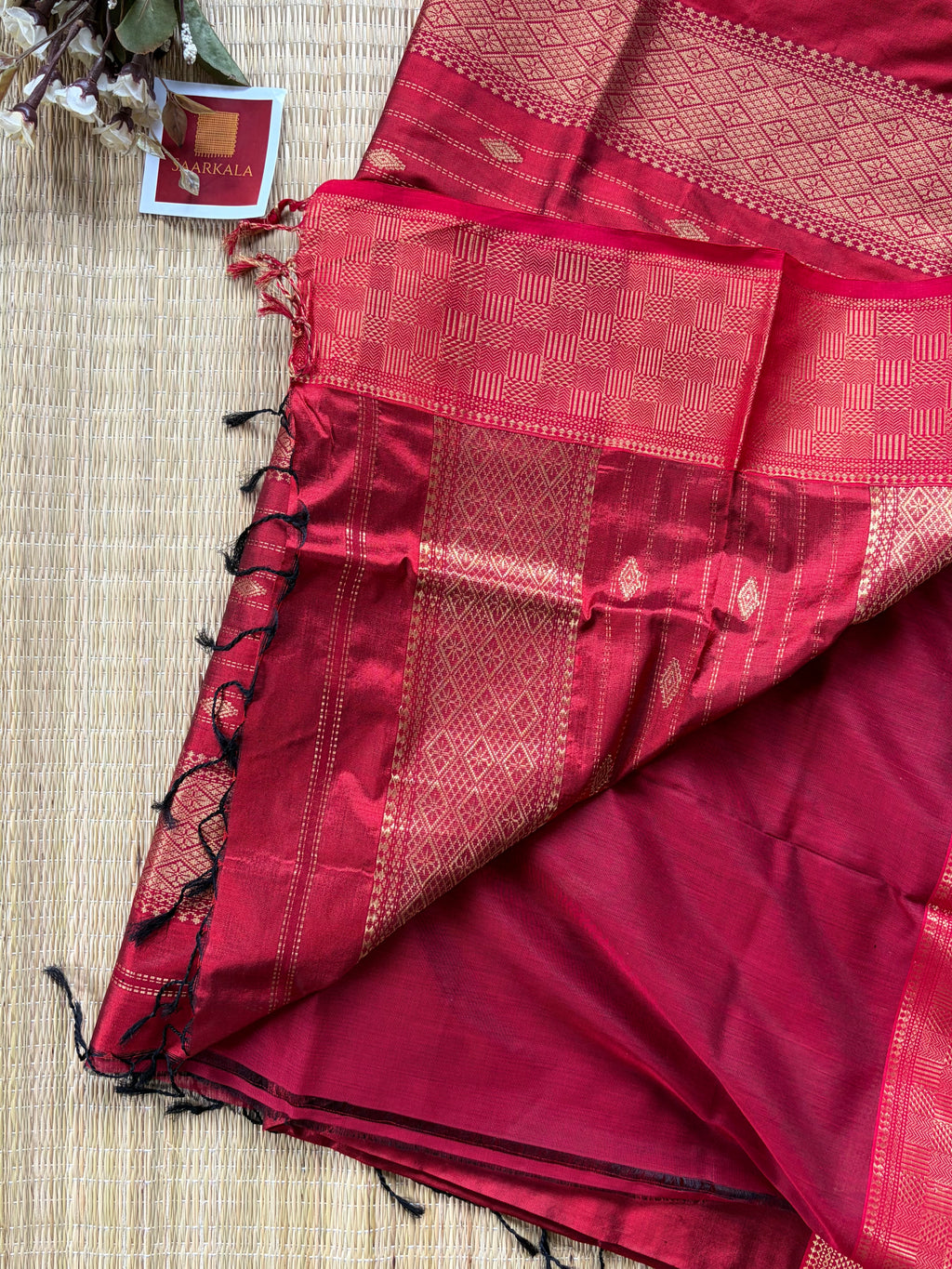 Red Pure Silk Pink Maheshwari Handloom Saree