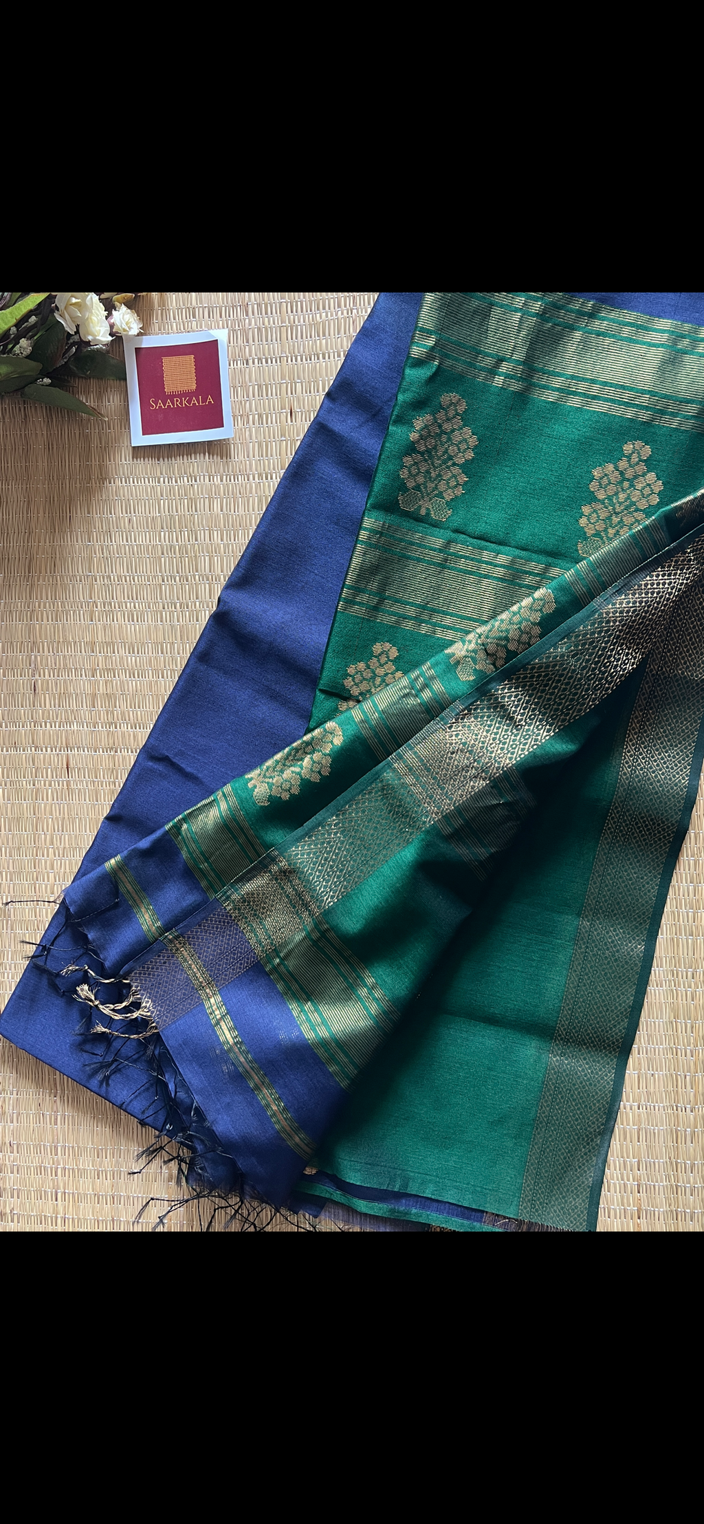 Floral Buta Dark Blue and Green Maheshwari Handloom Saree