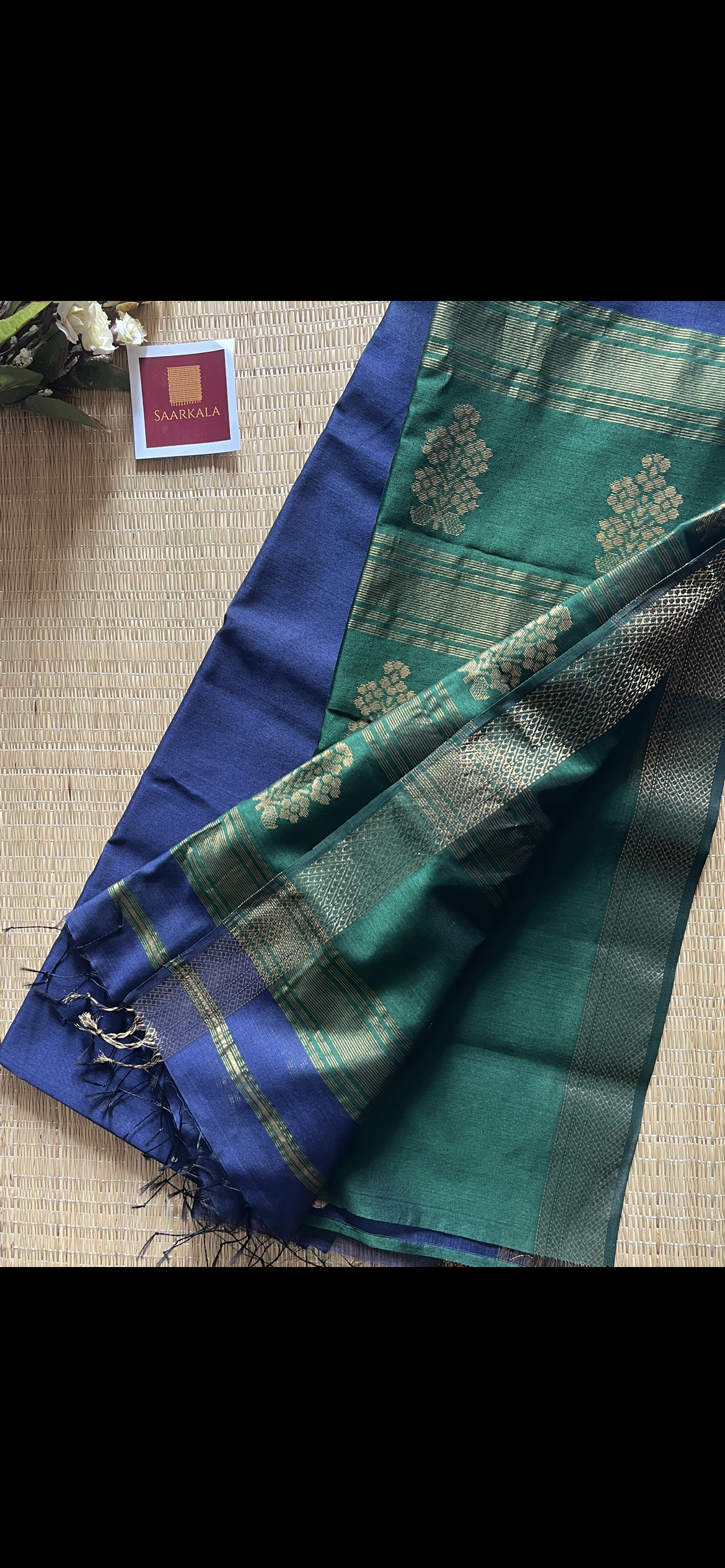 Floral Buta Dark Blue and Green Maheshwari Handloom Saree