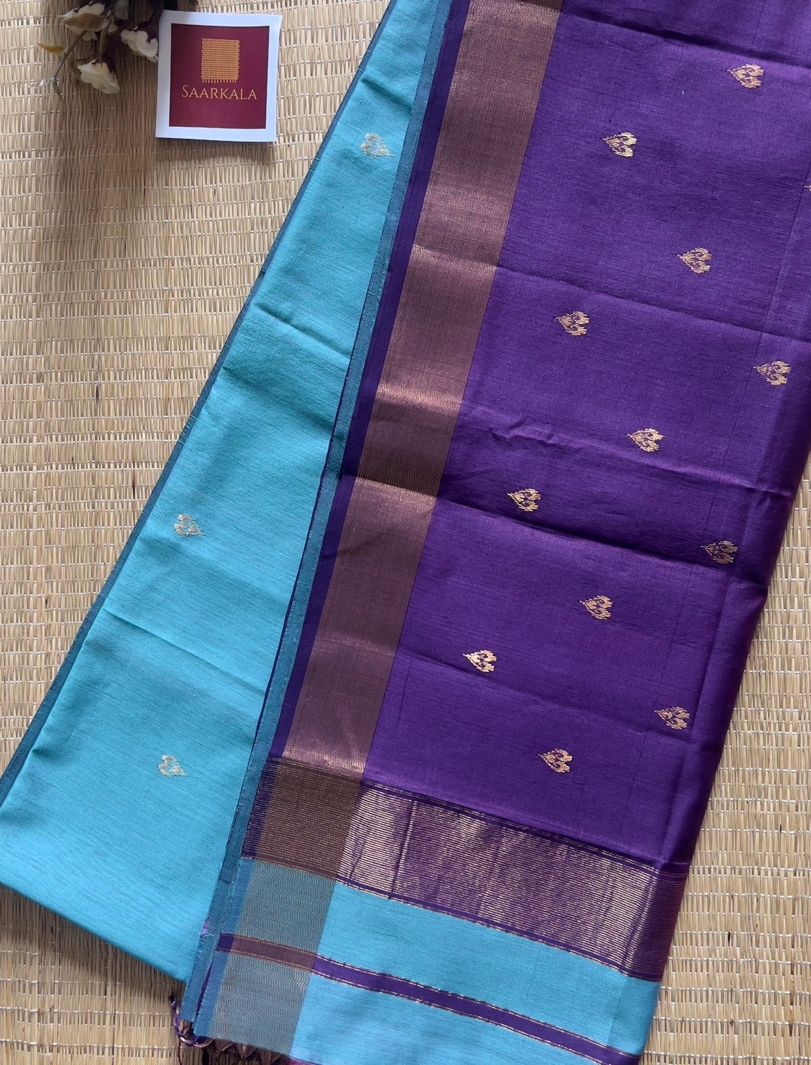 Heart Butti Aasmani Blue Maheshwari Handloom Silk Cotton Saree