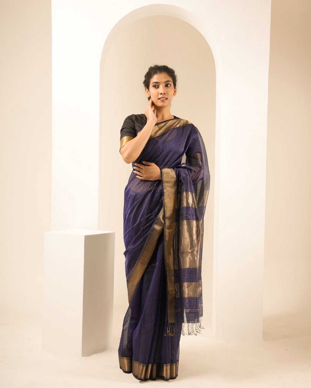 Checks Violet Maheshwari Handloom Saree