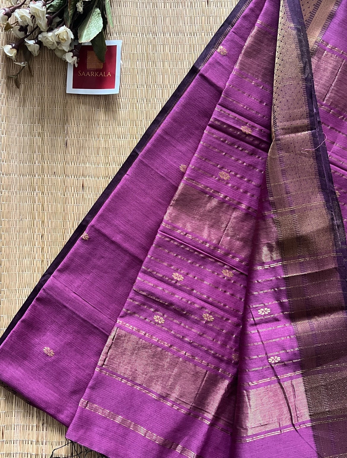 Khatia Lilac Maheshwari Handwoven Saree with Gold Zari Border