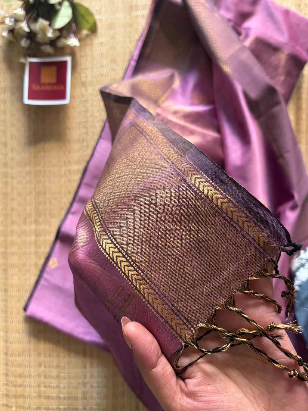 Mauve Dasty Purple Maheshwari silk and cotton Lotus Butta Saree