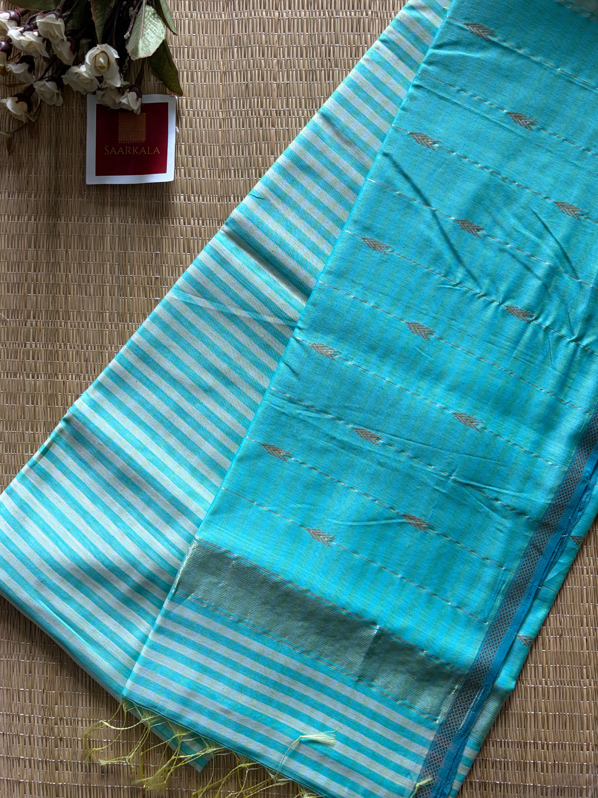 Gingham Butter Ice Blue Maheshwari Handloom Saree
