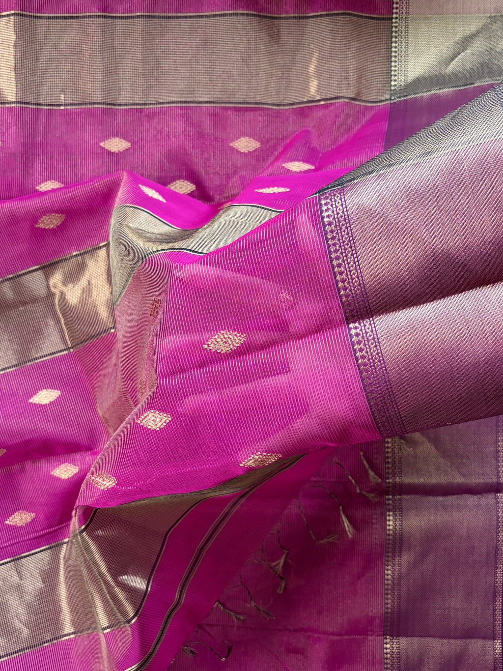 Magenta Tissue Silk Maheshwari Handloom Saree