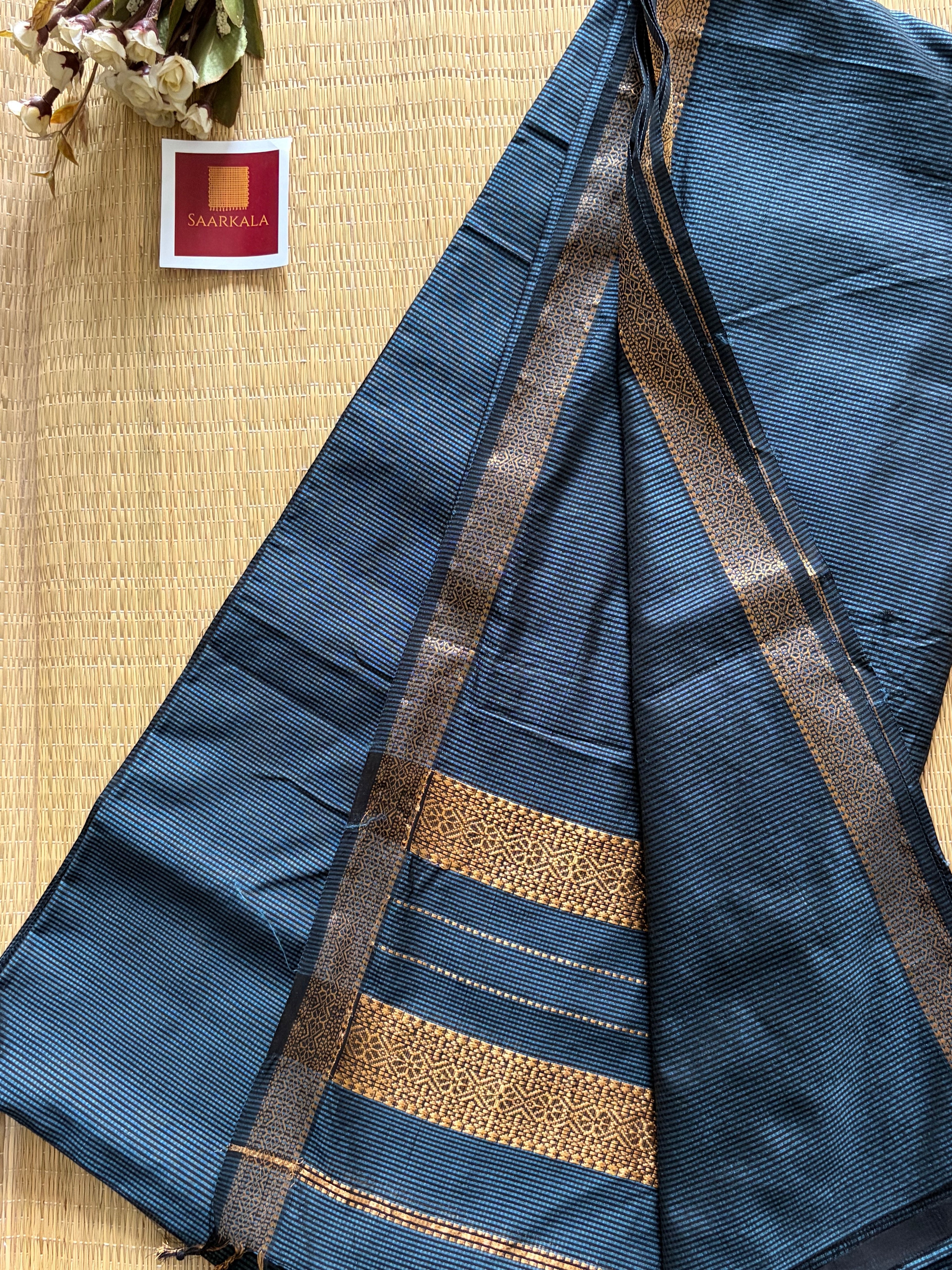 Garbh Reshmi Grey Maheshwari Handloom Saree