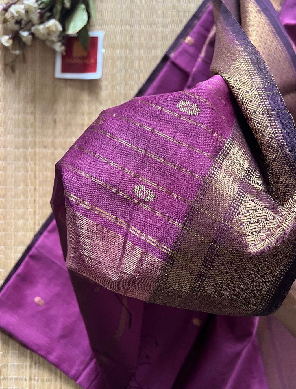 Khatia Lilac Maheshwari Handwoven Saree with Gold Zari Border