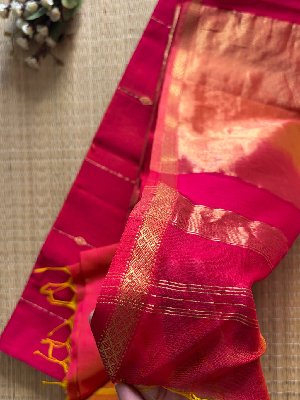 Satrani Dual shaded Maheshwari Handloom Saree
