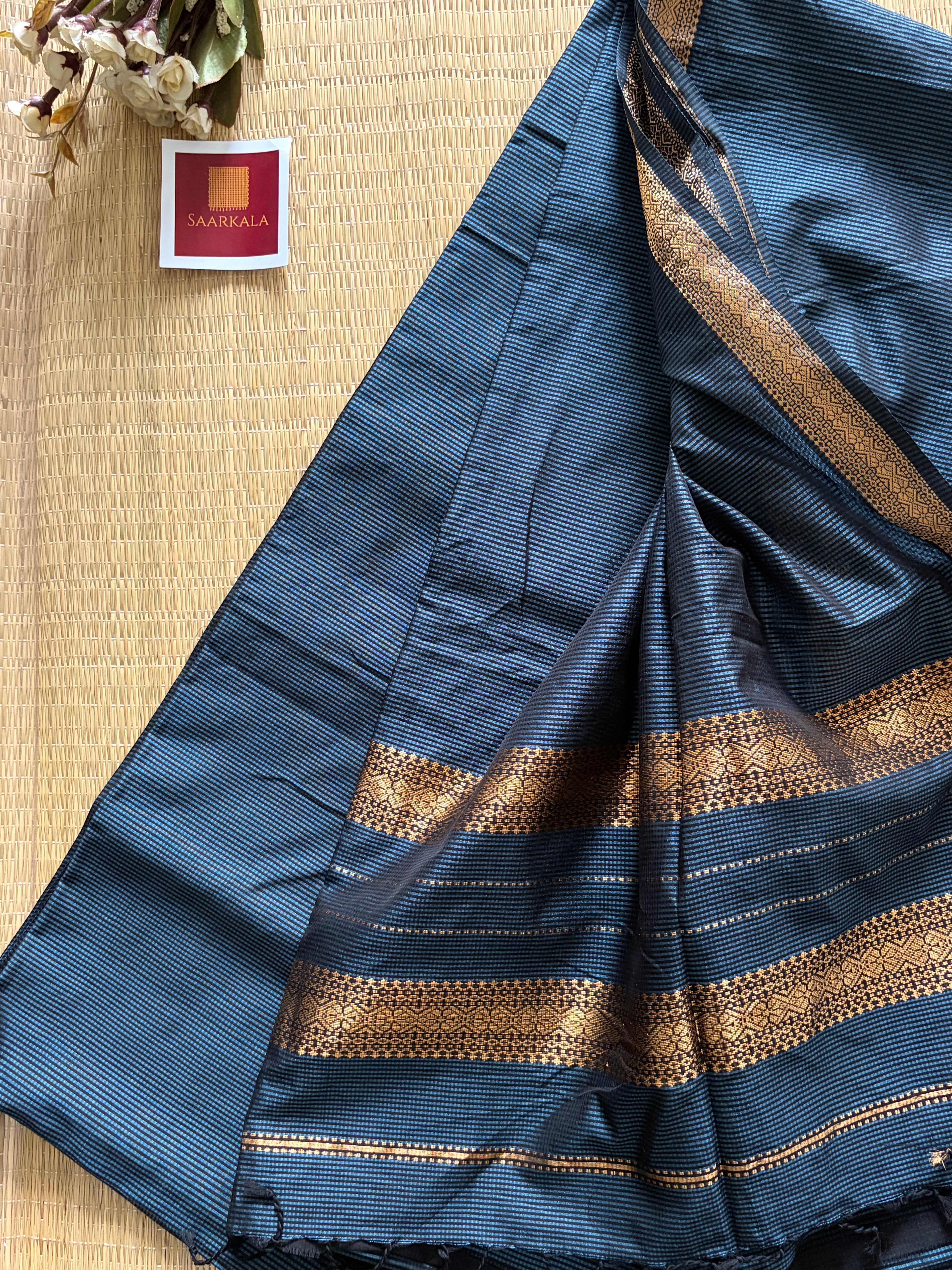 Garbh Reshmi Grey Maheshwari Handloom Saree