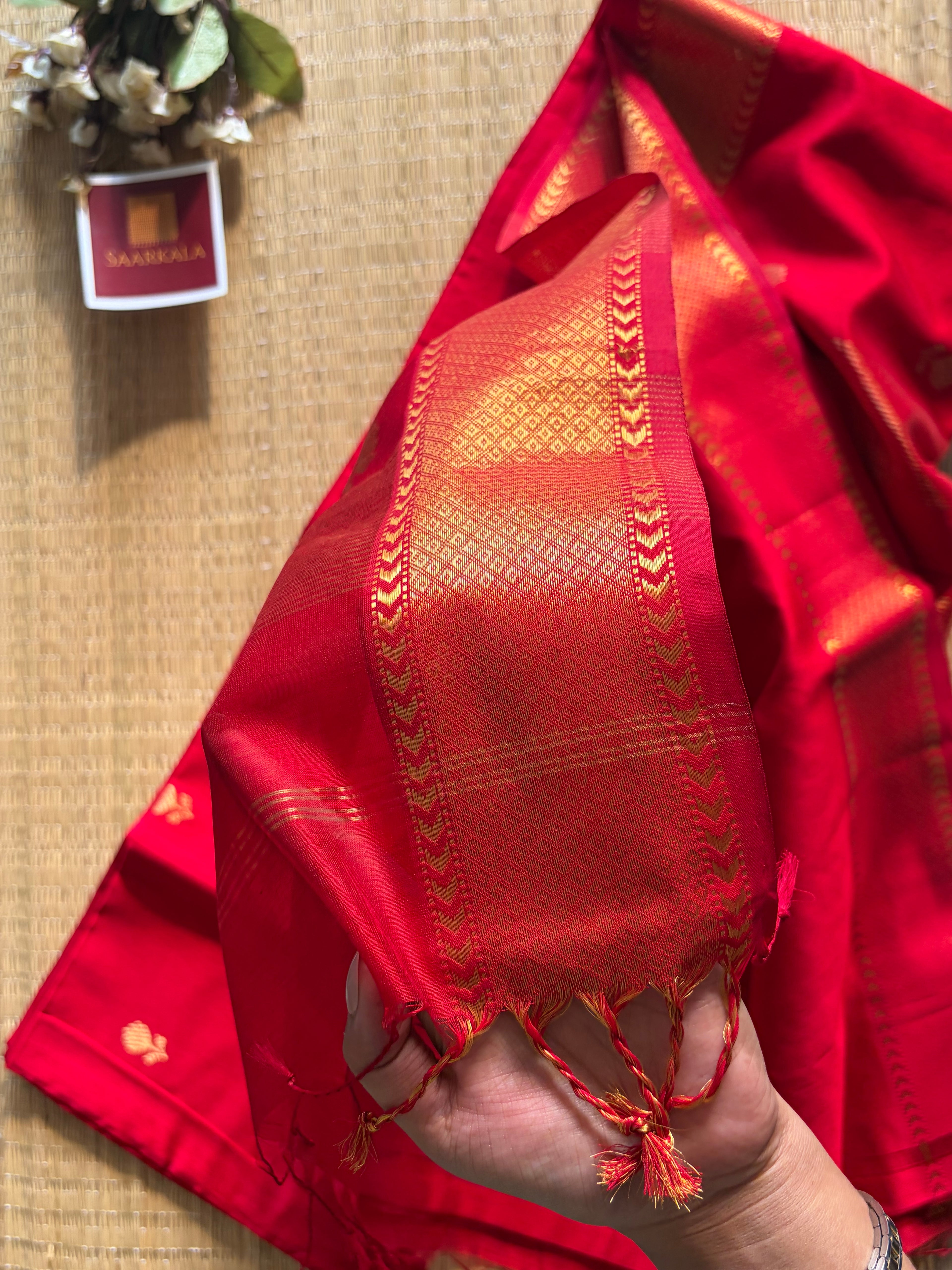 Red Lotus Maheshwari silk and cotton Saree