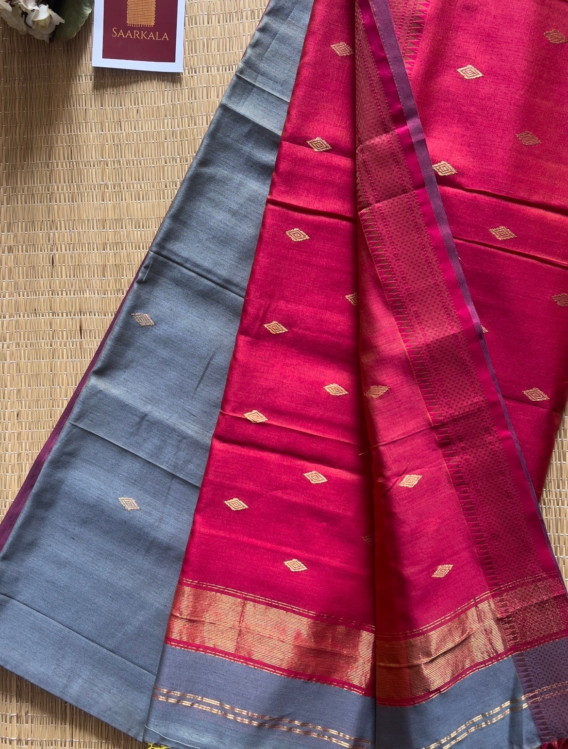 Diamond Aasmani Grey Maheshwari Handloom Saree