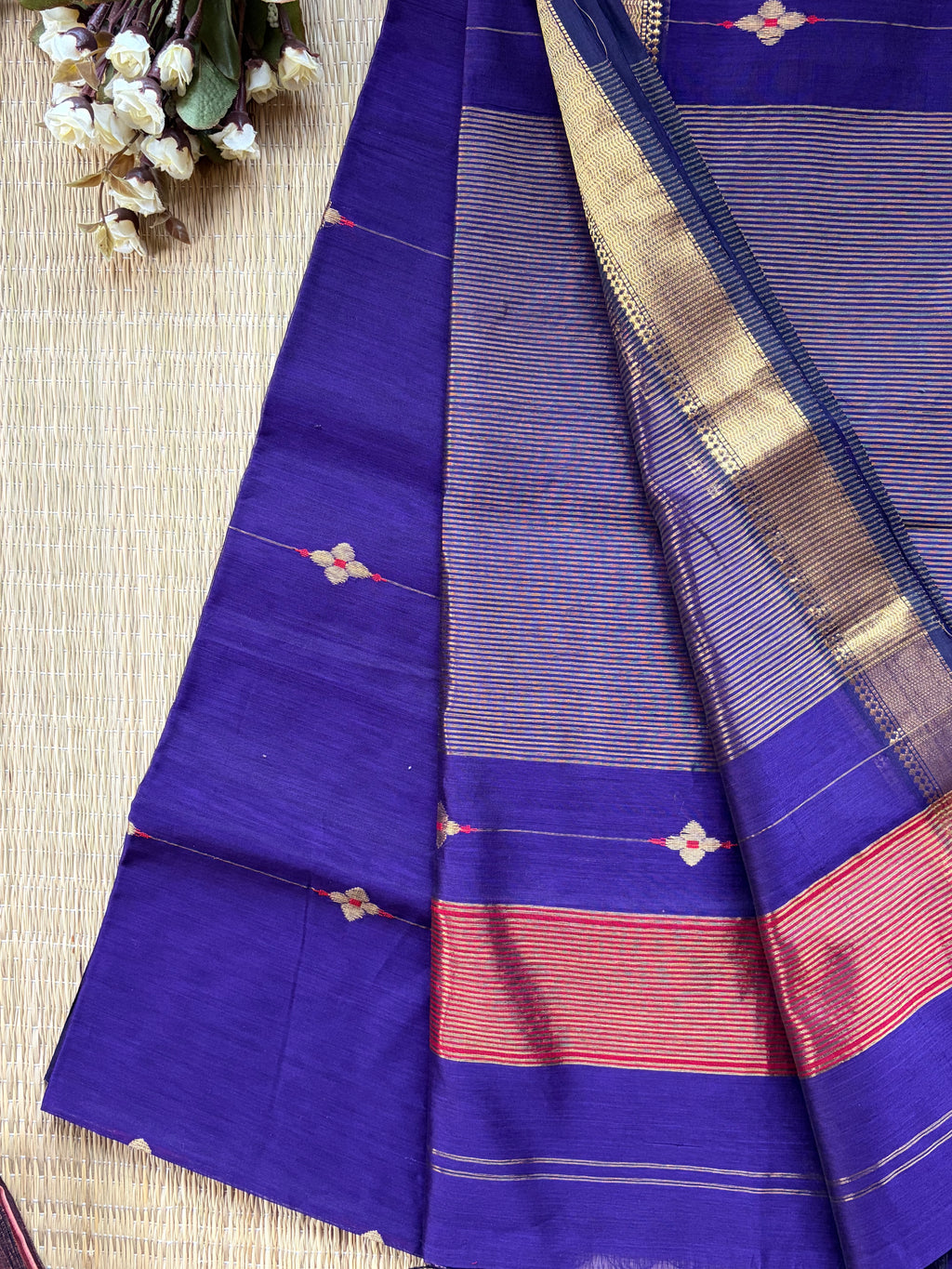 Meena Buti Violet Maheshwari Handloom Saree