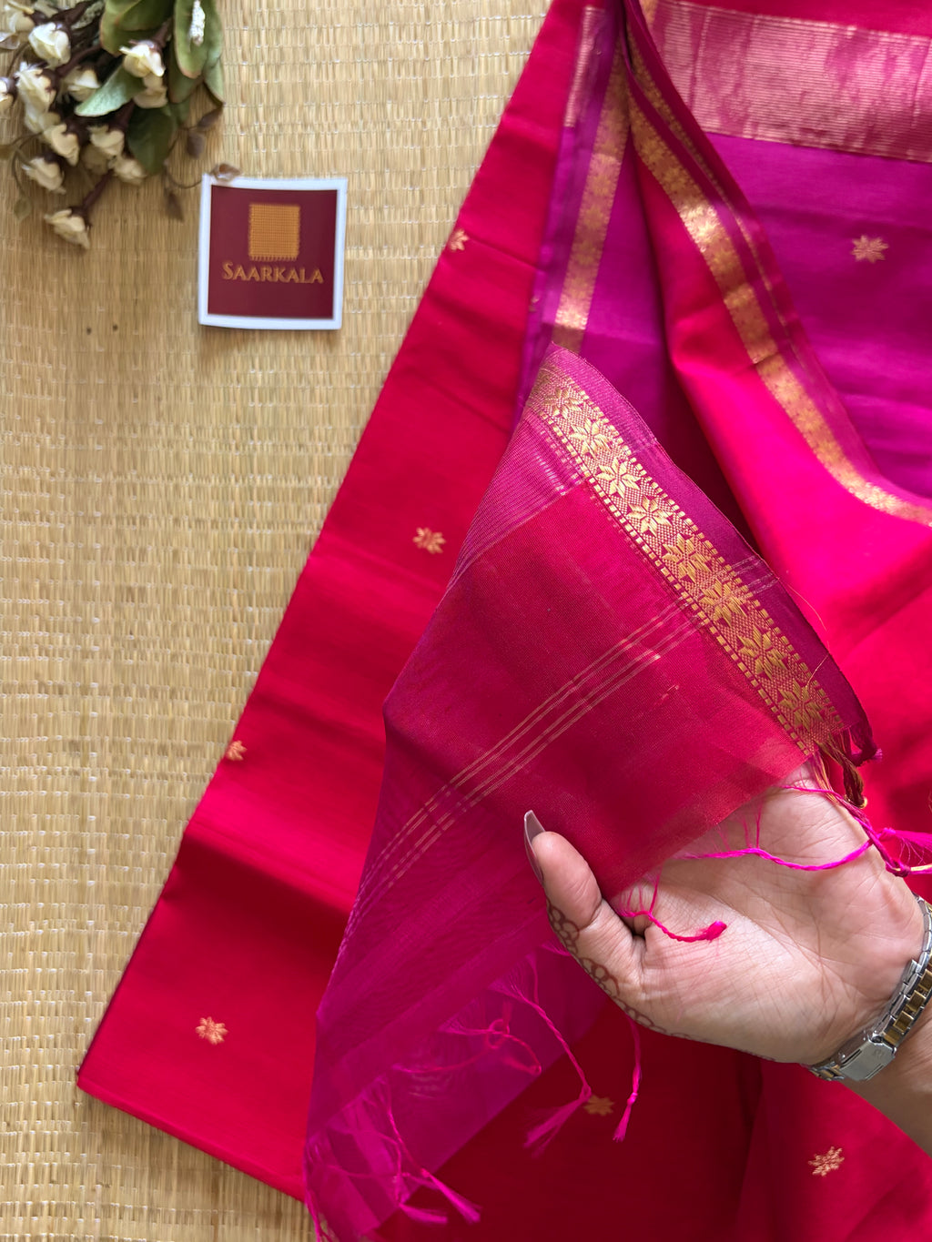 Gulabi Noor Chameli Maheshwari Handloom Saree