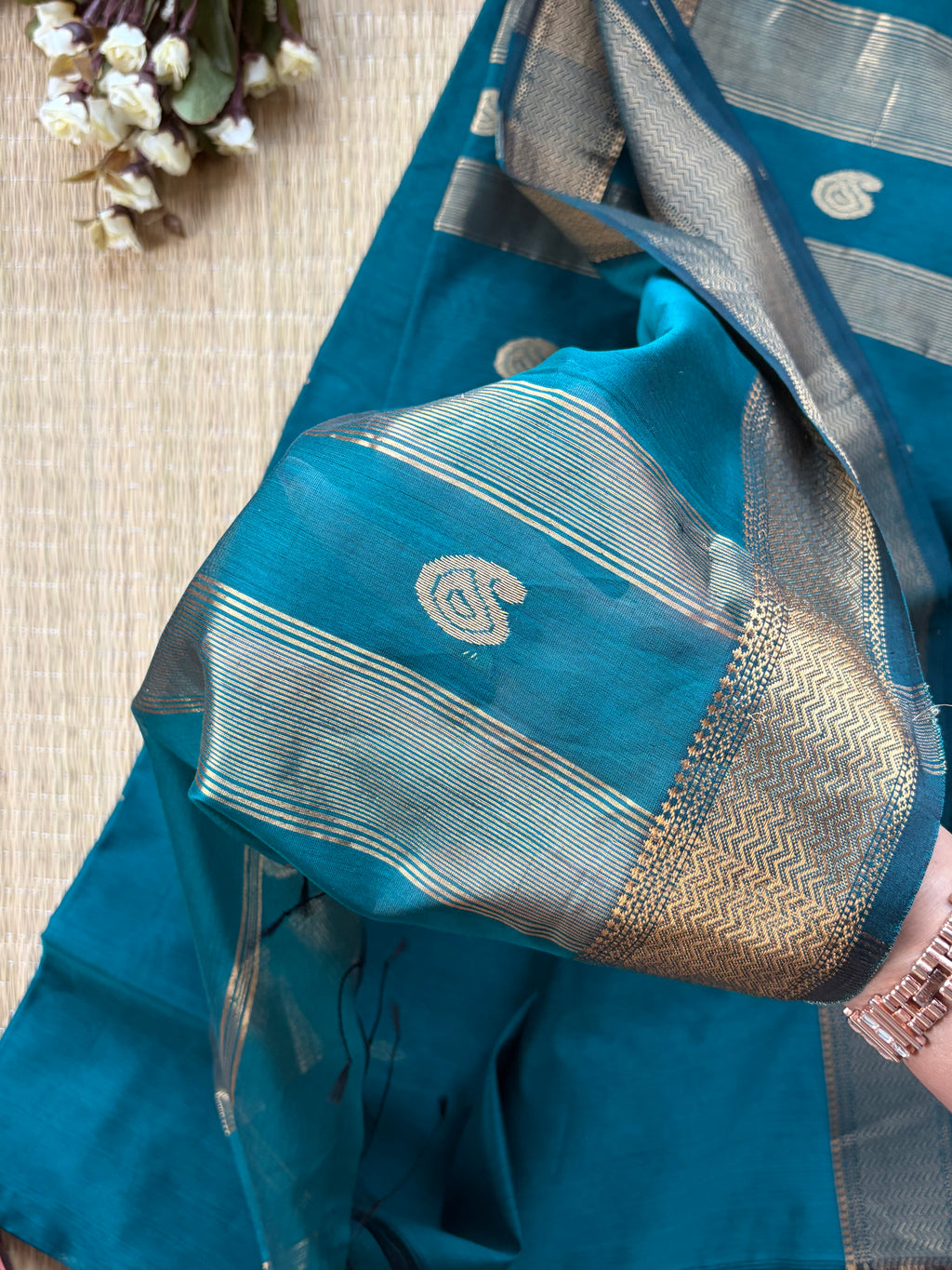 Kairi Buti Maheshwari Handloom Saree