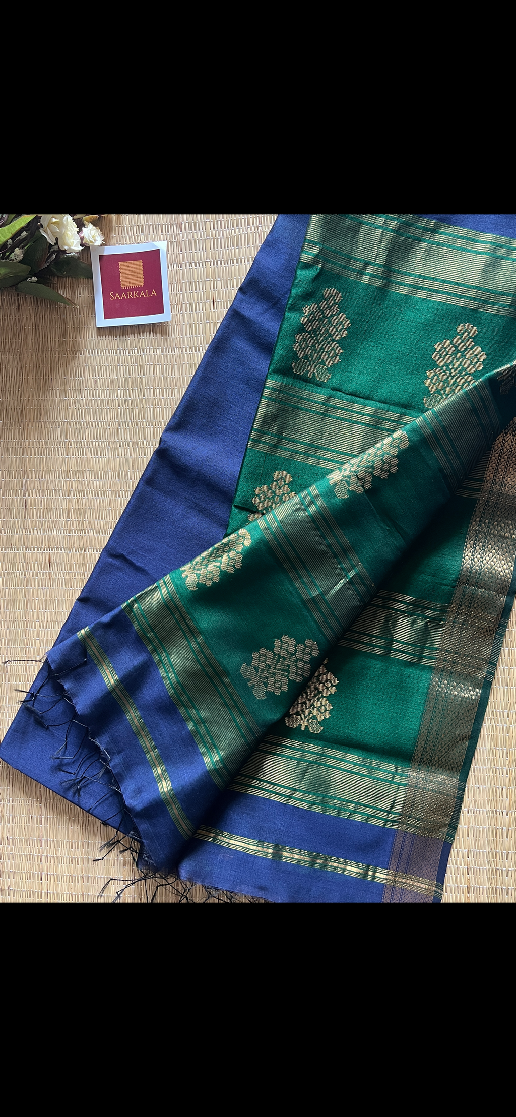 Floral Buta Dark Blue and Green Maheshwari Handloom Saree