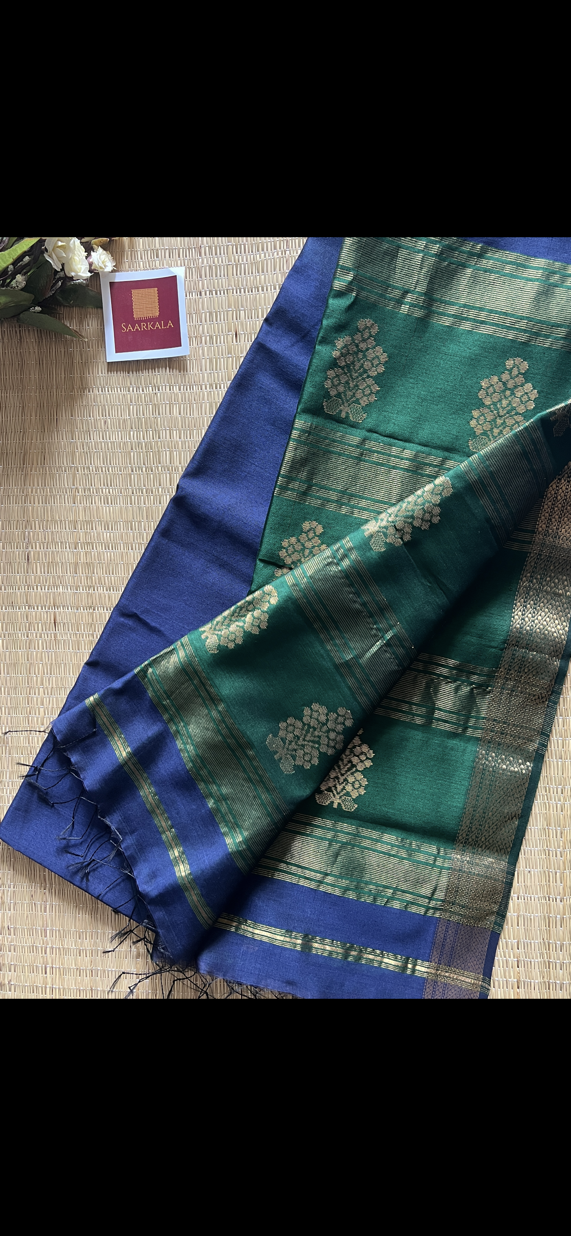 Floral Buta Dark Blue and Green Maheshwari Handloom Saree