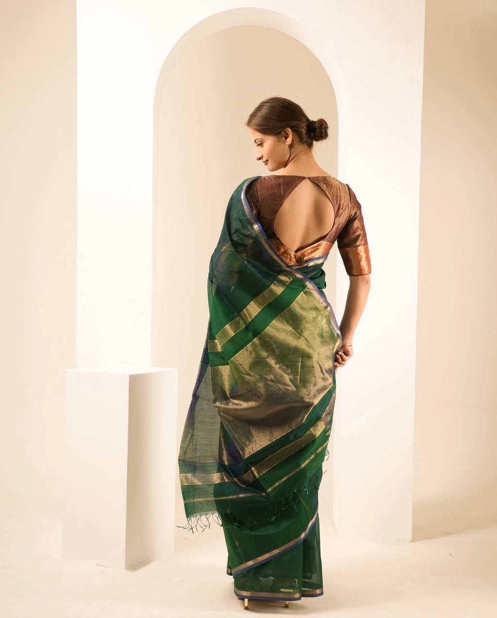 Dual Shaded Green Maheshwari Handloom Saree