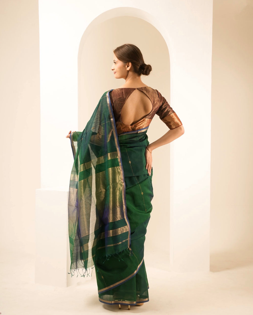 Dual Shaded Green Maheshwari Handloom Saree