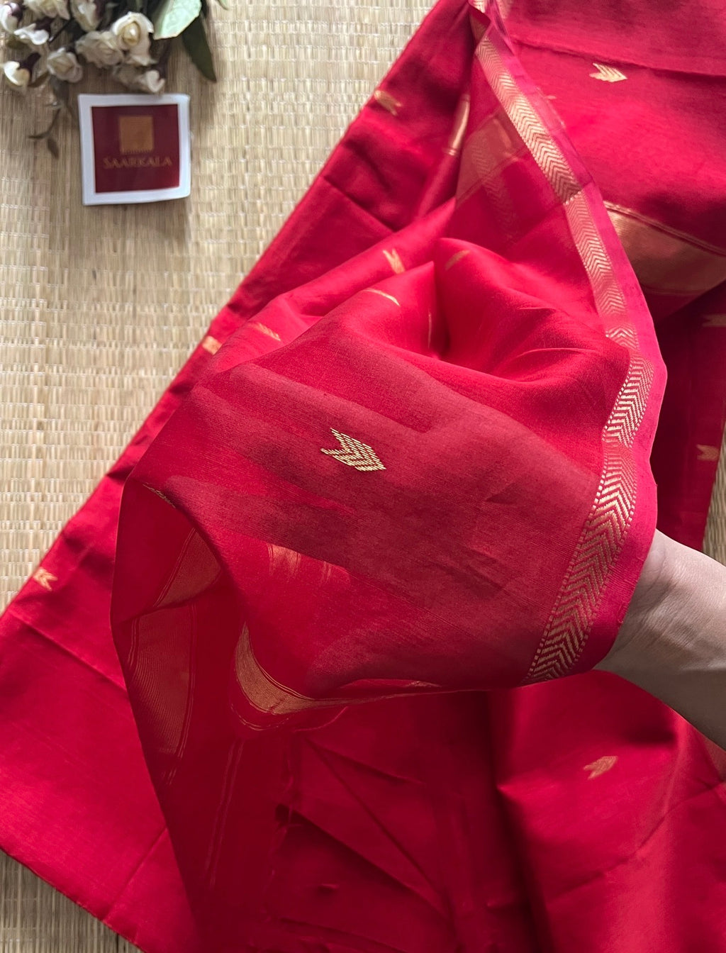 Arrow Red Maheshwari Handloom Saree