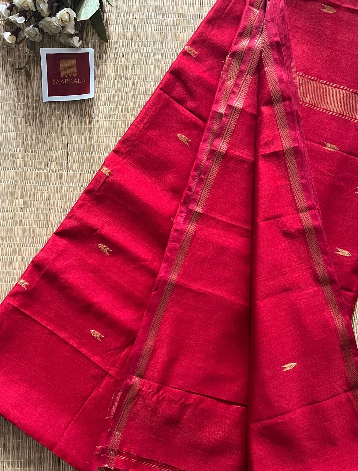 Arrow Red Maheshwari Handloom Saree