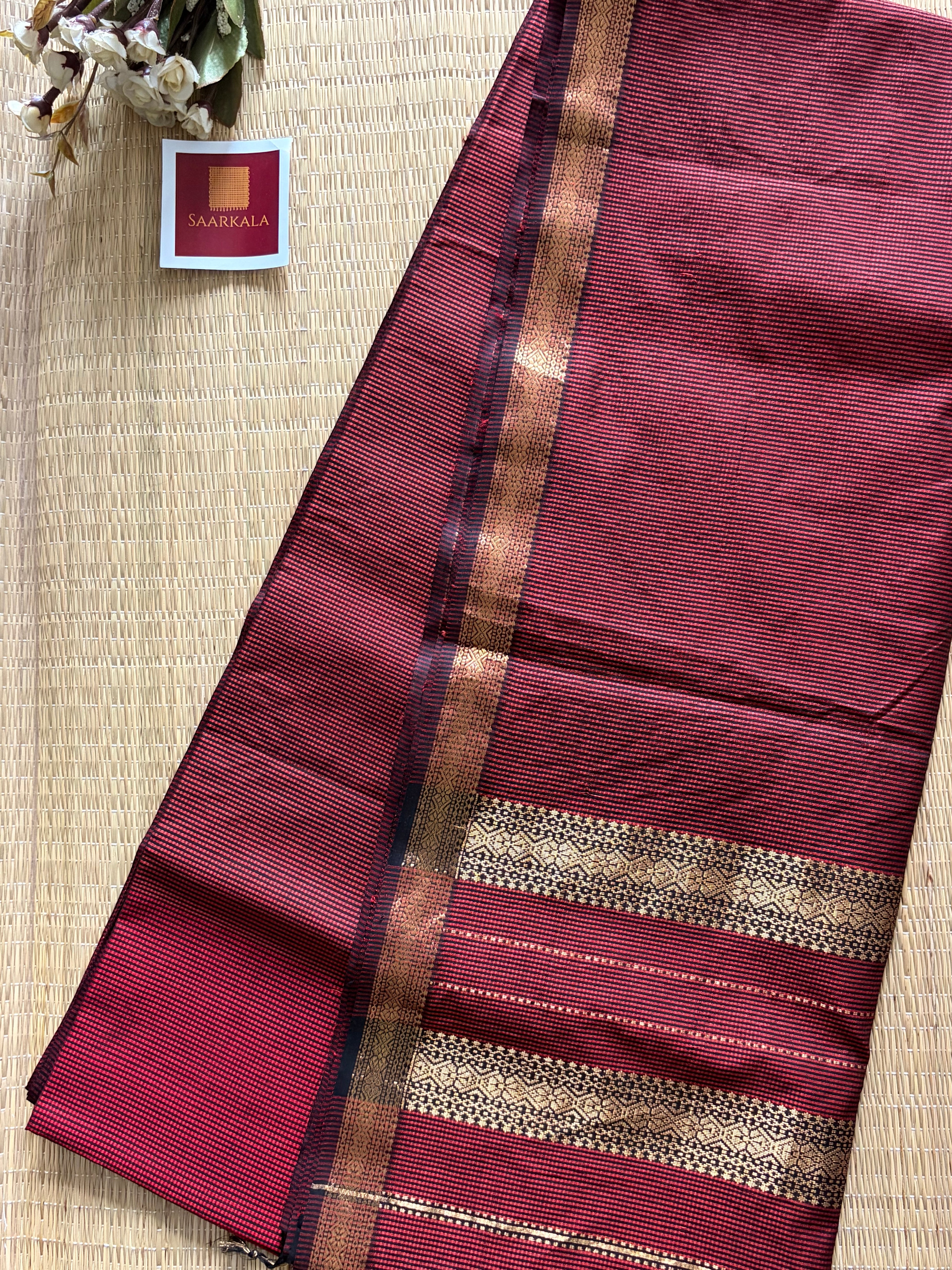 Garbh Reshmi Red Maheshwari Handloom Saree