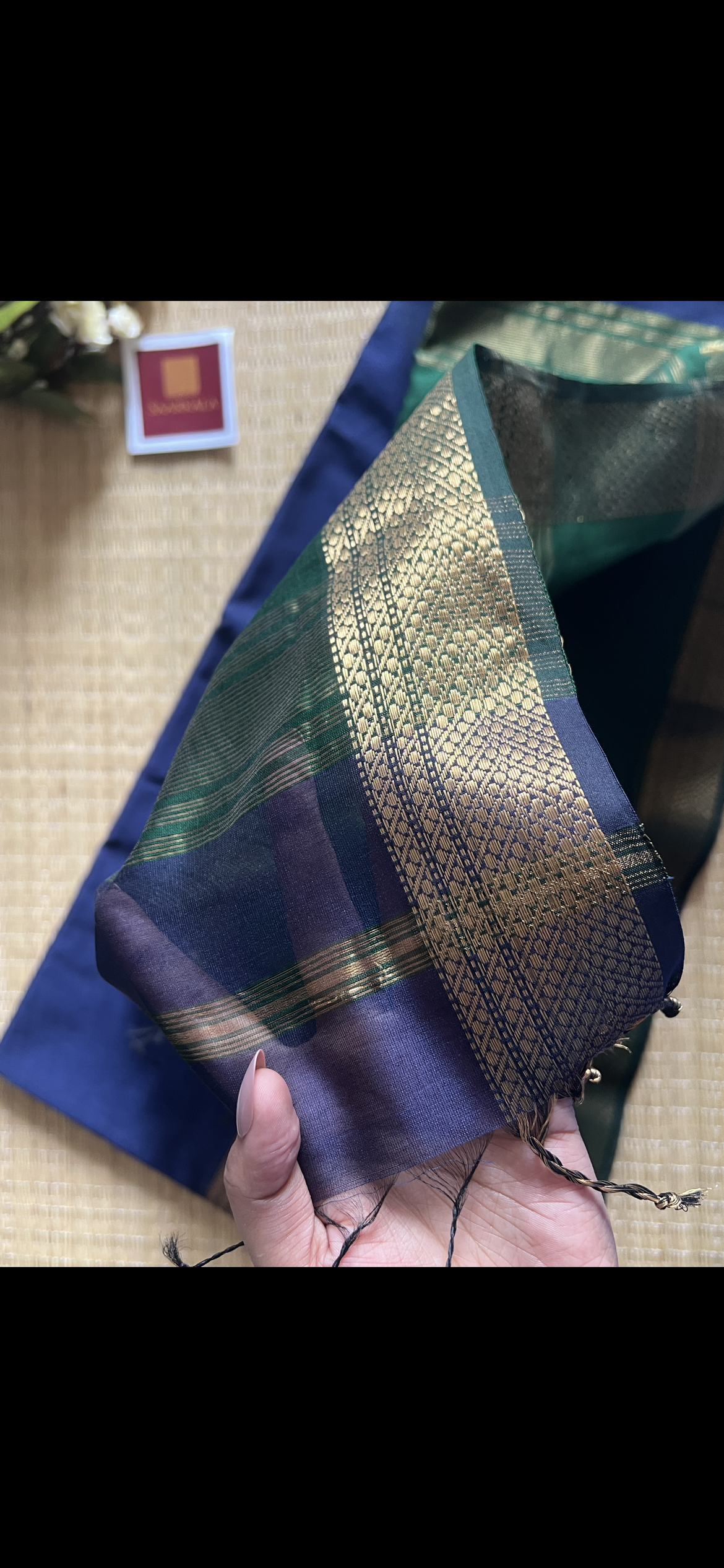 Floral Buta Dark Blue and Green Maheshwari Handloom Saree