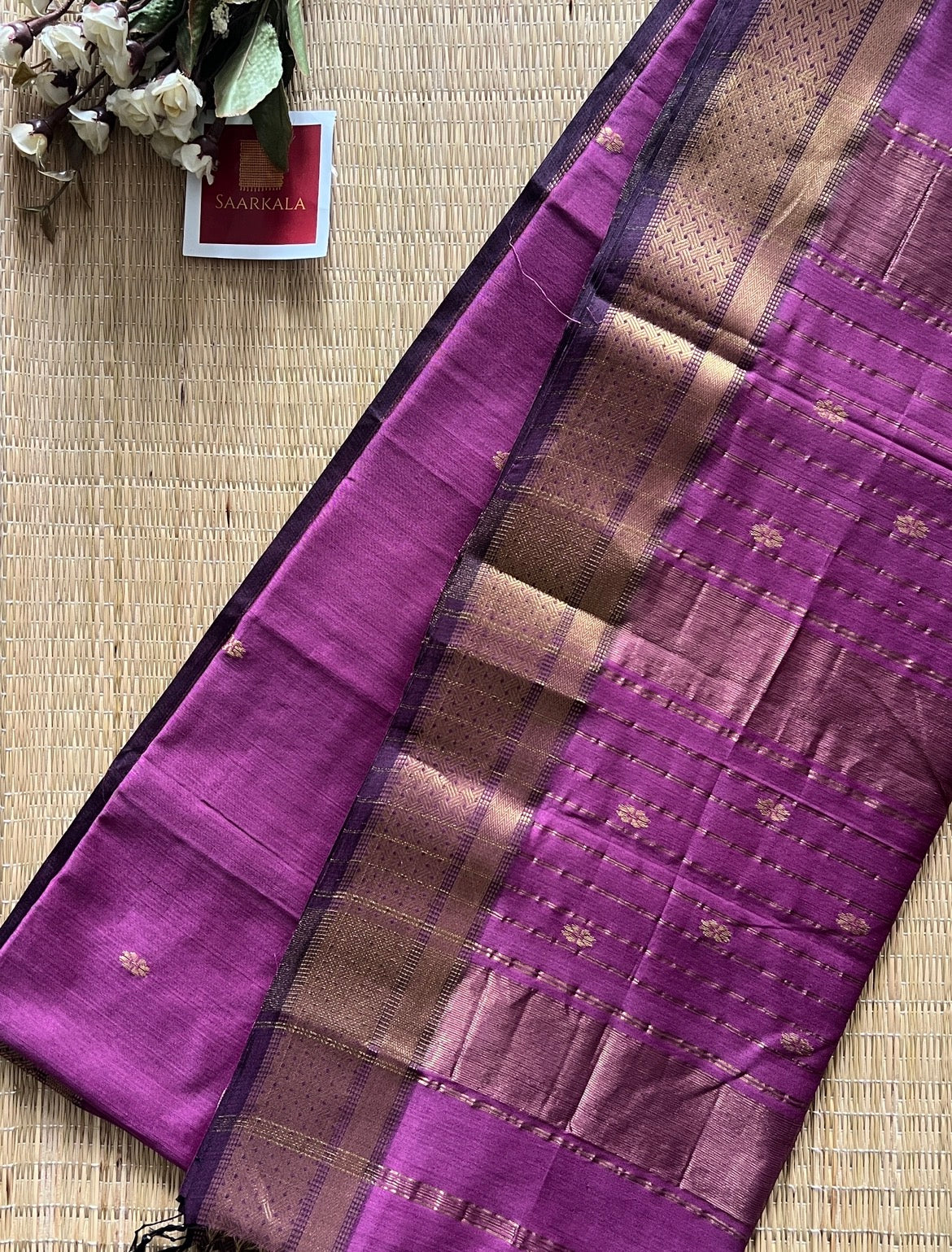 Khatia Lilac Maheshwari Handwoven Saree with Gold Zari Border