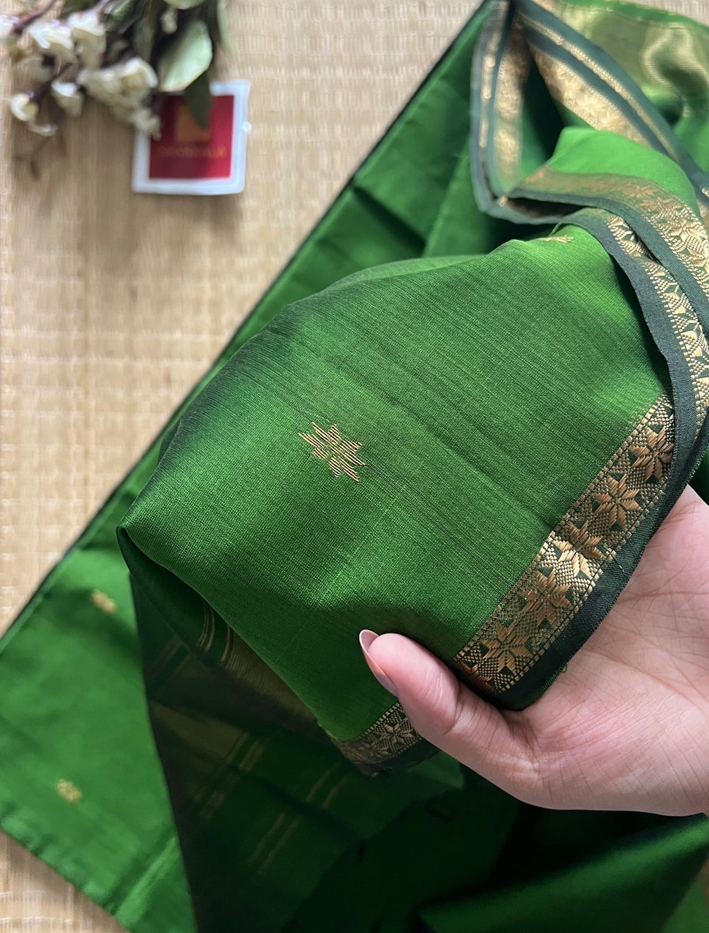 Hariyali self Green Maheshwari Handwoven Saree with Gold Zari Border