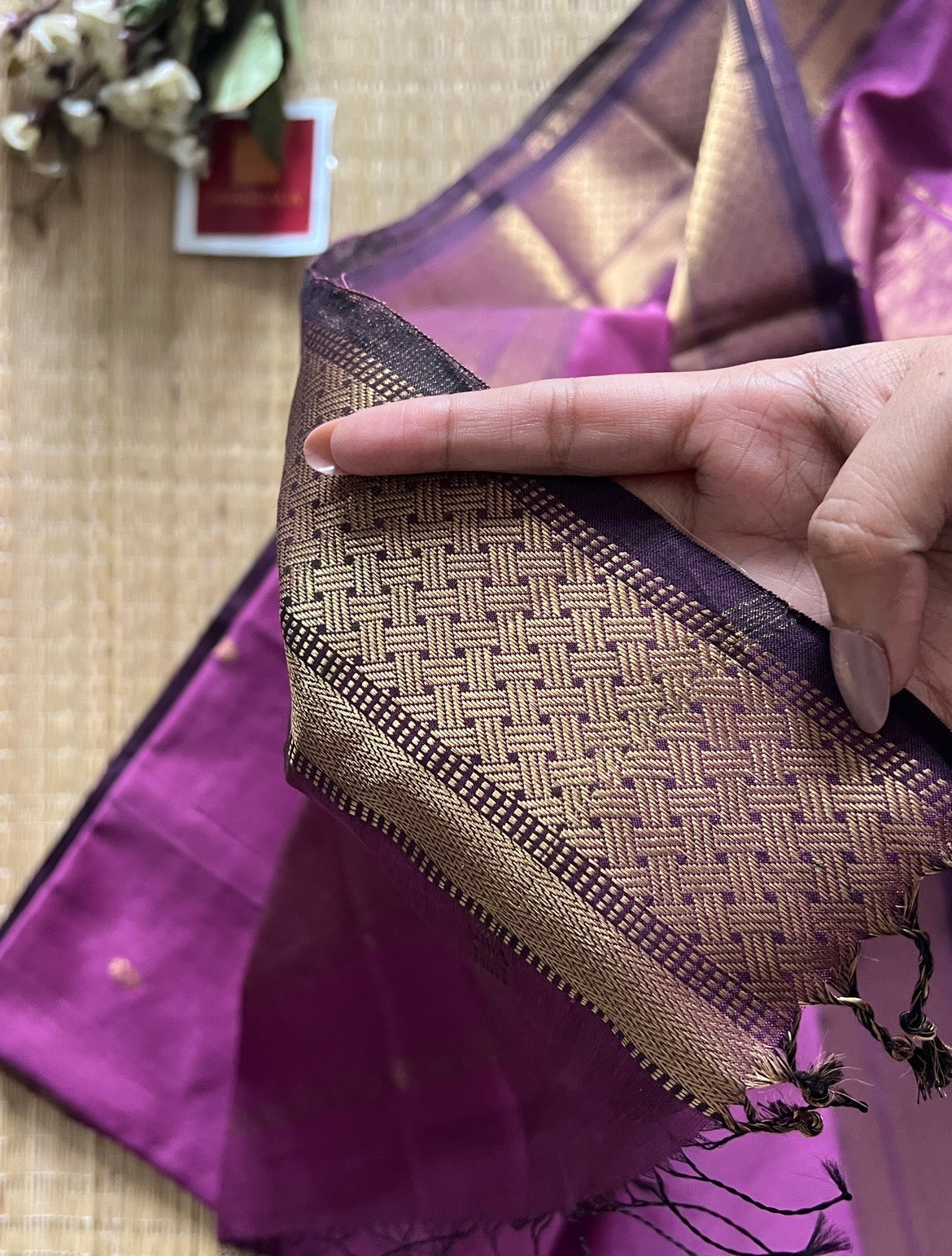 Khatia Lilac Maheshwari Handwoven Saree with Gold Zari Border