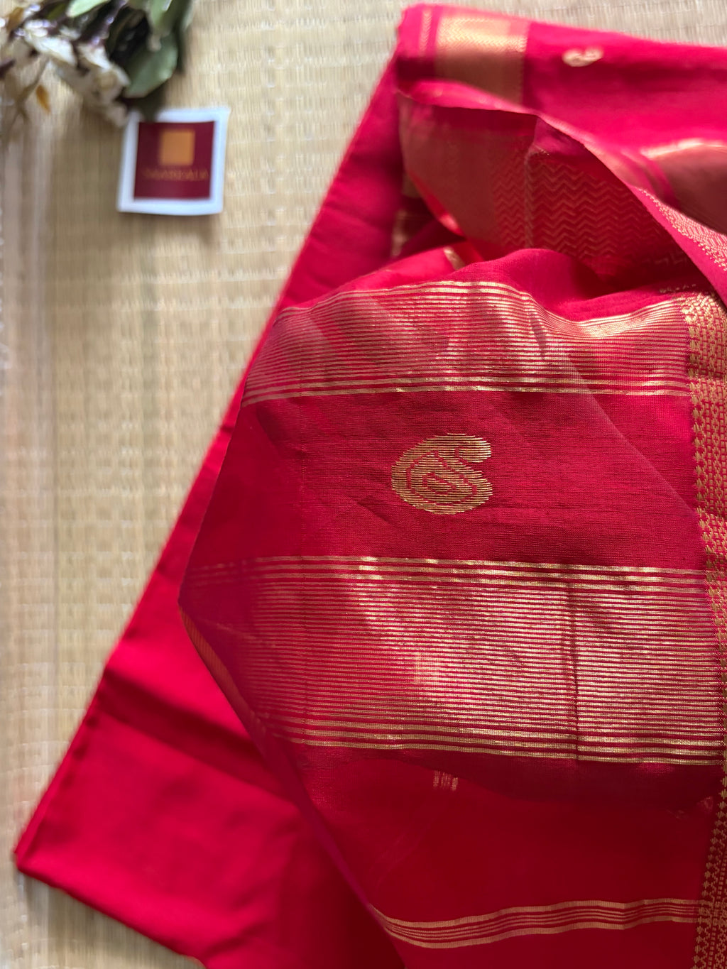 Kairi Buta Red Maheshwari Handloom Saree