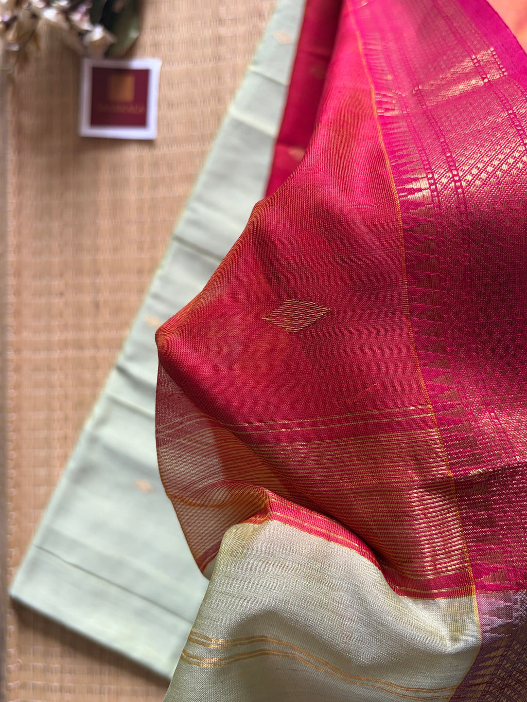 Diamond Pista Green and yellow mix tone Maheshwari Handloom Saree