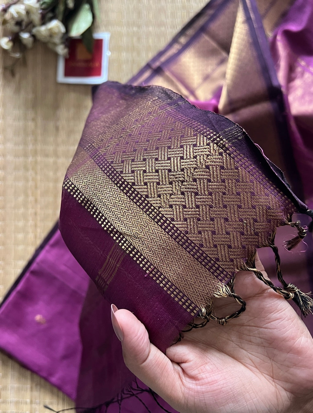 Khatia Lilac Maheshwari Handwoven Saree with Gold Zari Border