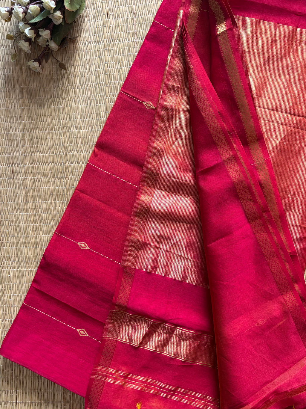 Satrani Dual shaded Maheshwari Handloom Saree