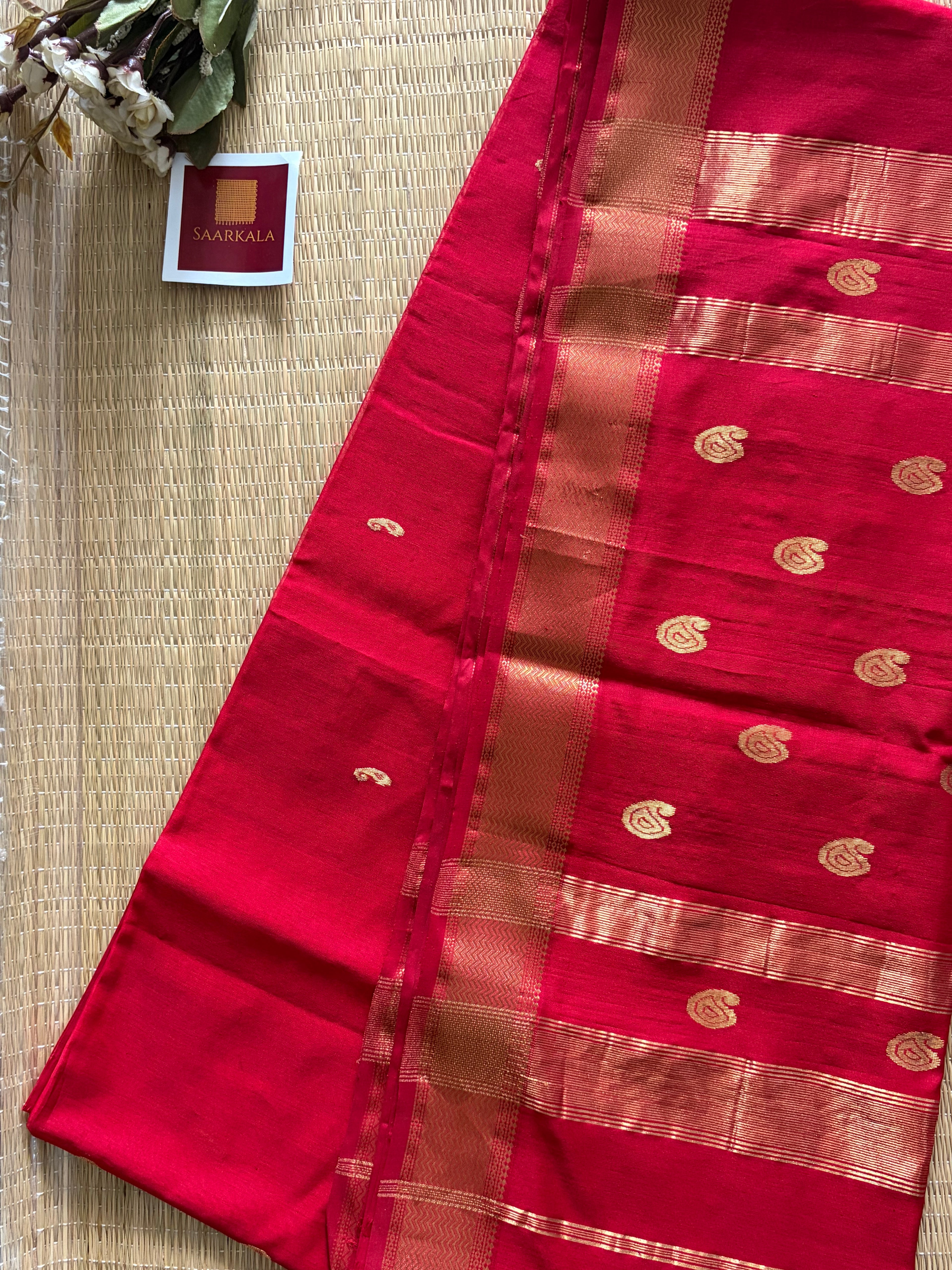 Kairi Buta Red Maheshwari Handloom Saree
