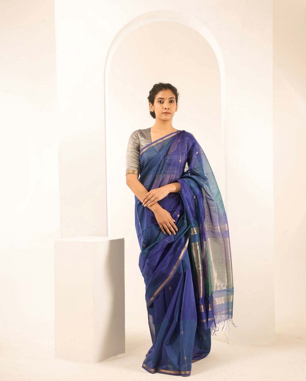 Dual Shaded Blue Maheshwari Handloom Saree