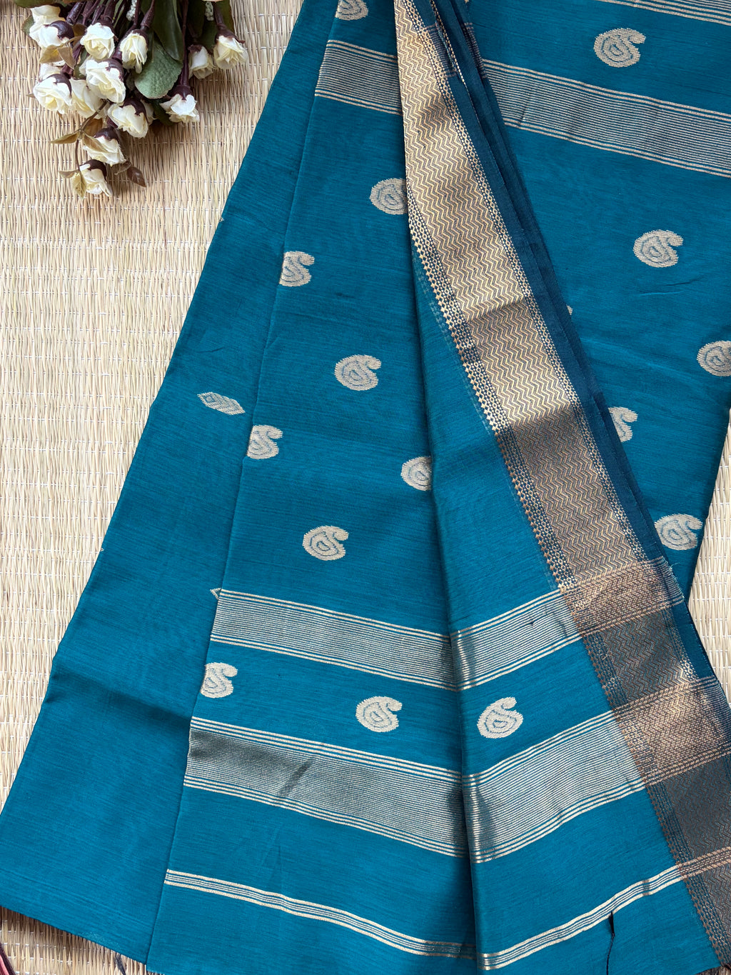 Kairi Buti Maheshwari Handloom Saree
