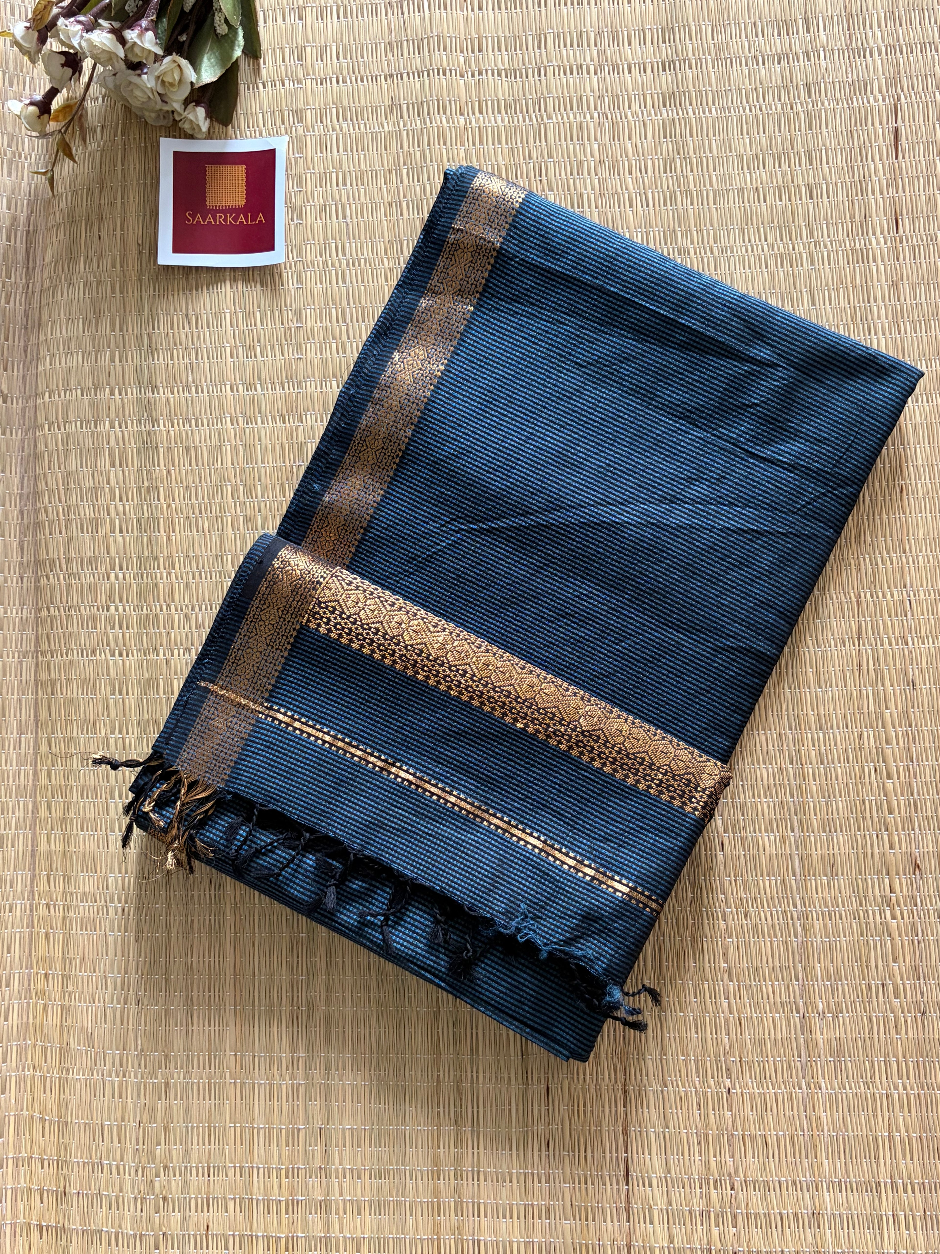 Garbh Reshmi Grey Maheshwari Handloom Saree
