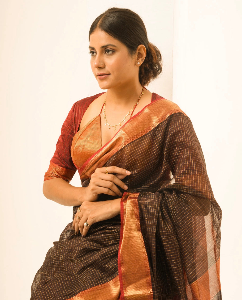 Checks Black Red Maheshwari Handloom Saree