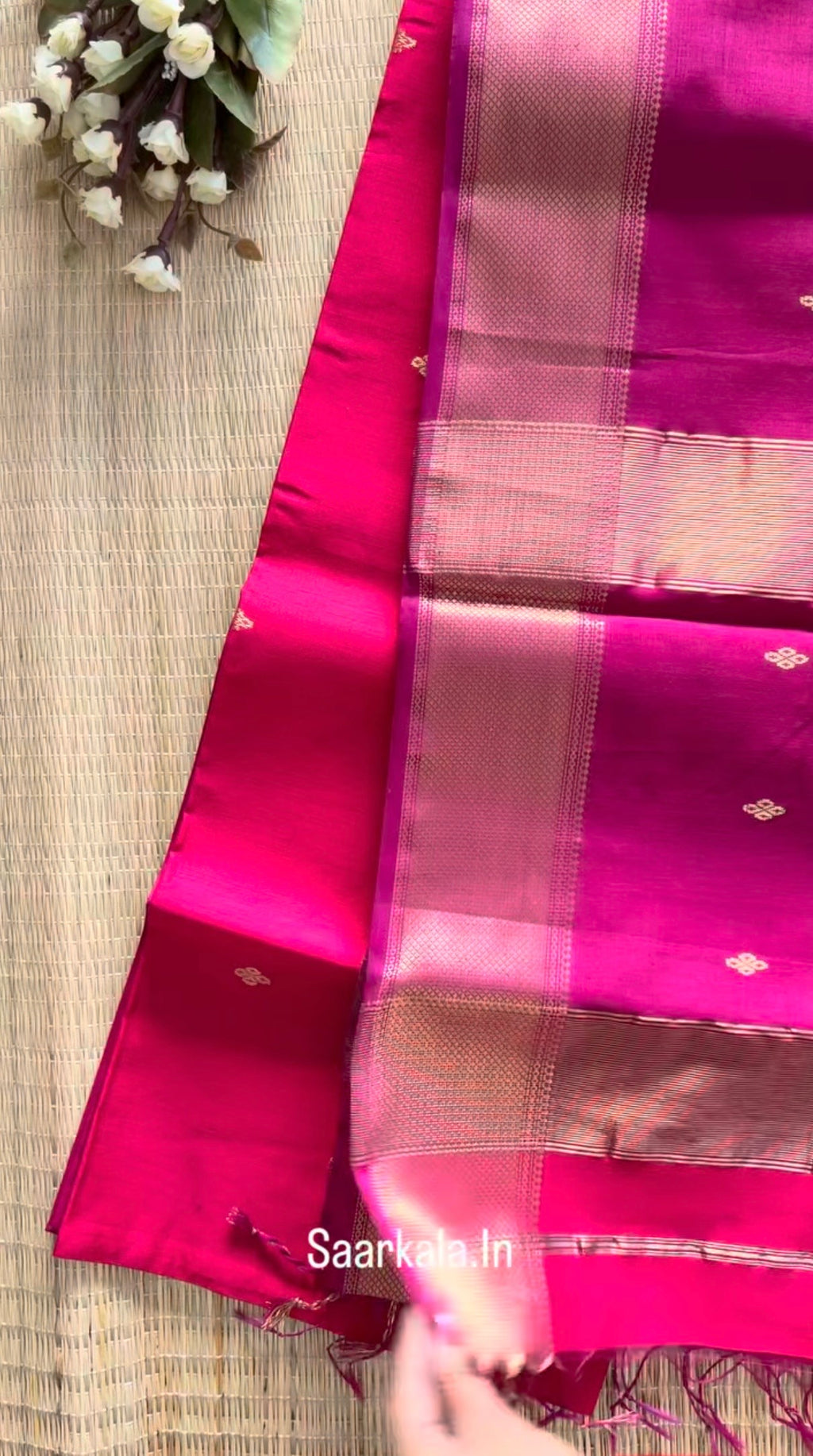 Diamond Buta Magenta Pink Maheshwari Handloom Saree