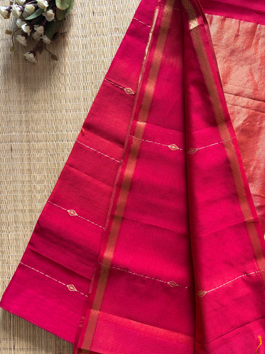 Satrani Dual shaded Maheshwari Handloom Saree
