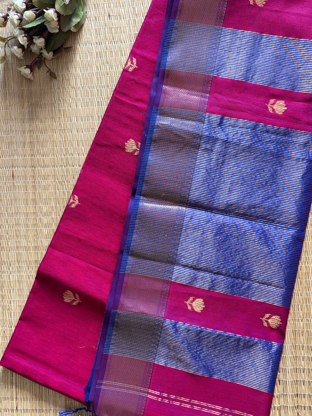 Rimjhim Lotus Maheshwari Handloom Saree