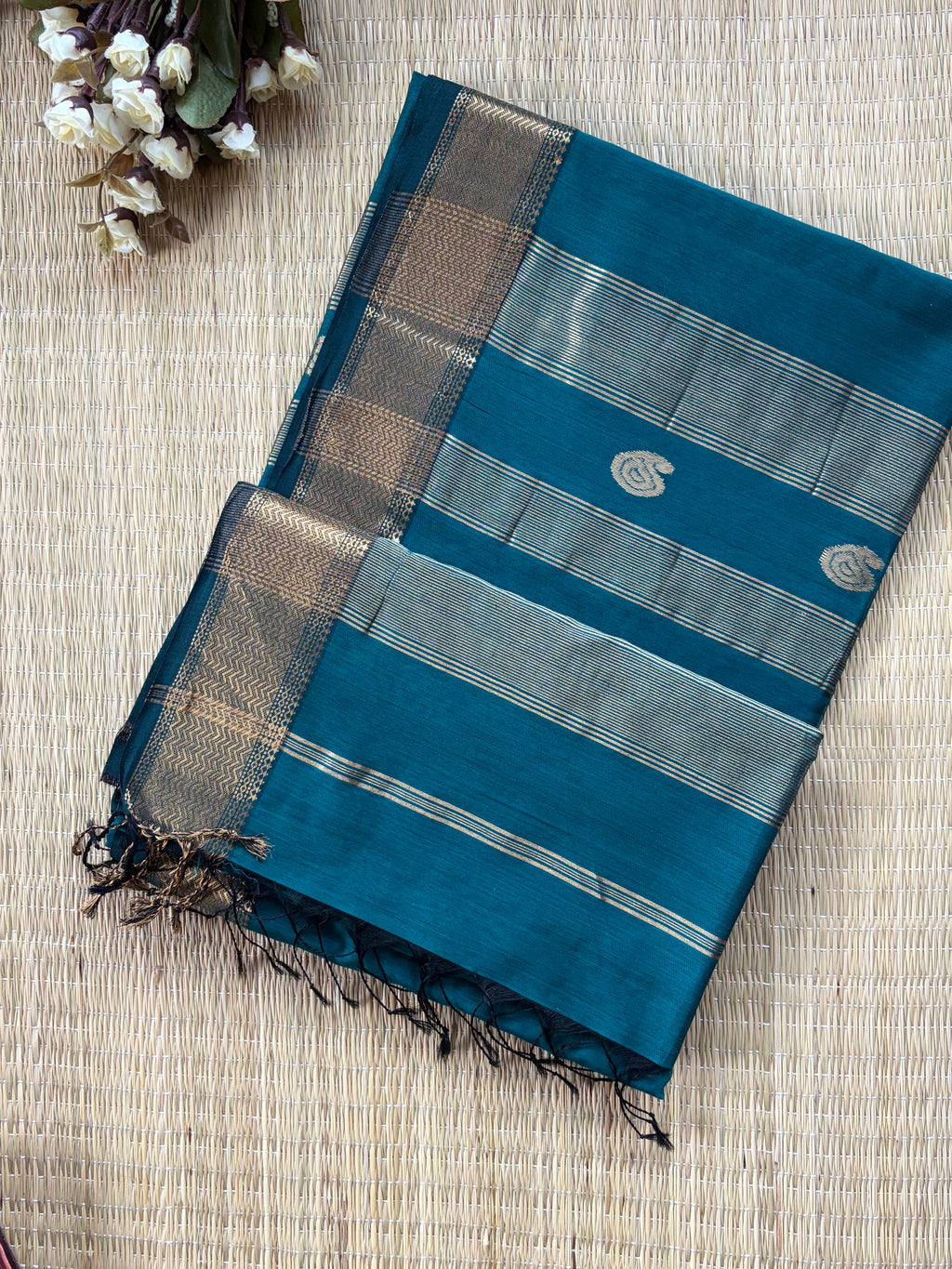 Kairi Buti Maheshwari Handloom Saree