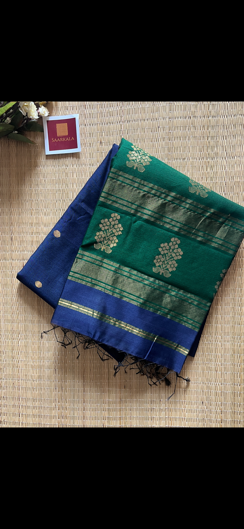 Floral Buta Dark Blue and Green Maheshwari Handloom Saree