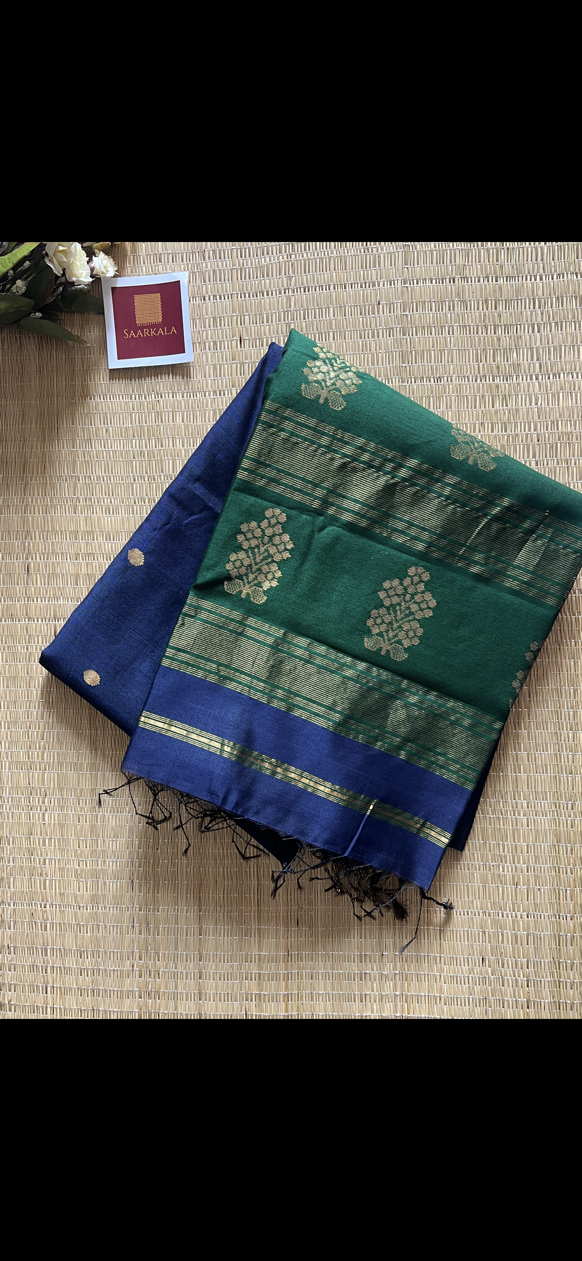 Floral Buta Dark Blue and Green Maheshwari Handloom Saree