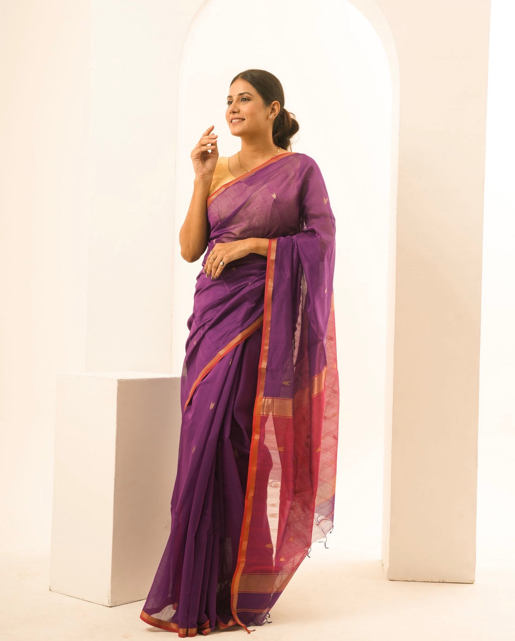 Arrow Ankita Lokhande Maheshwari Handloom Saree