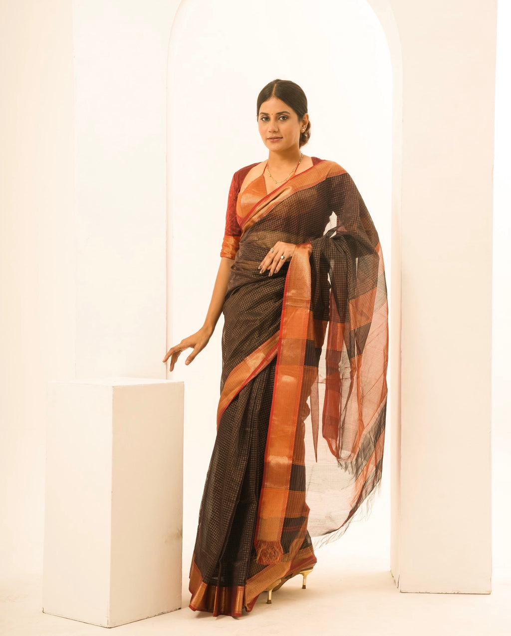 Checks Black Red Maheshwari Handloom Saree